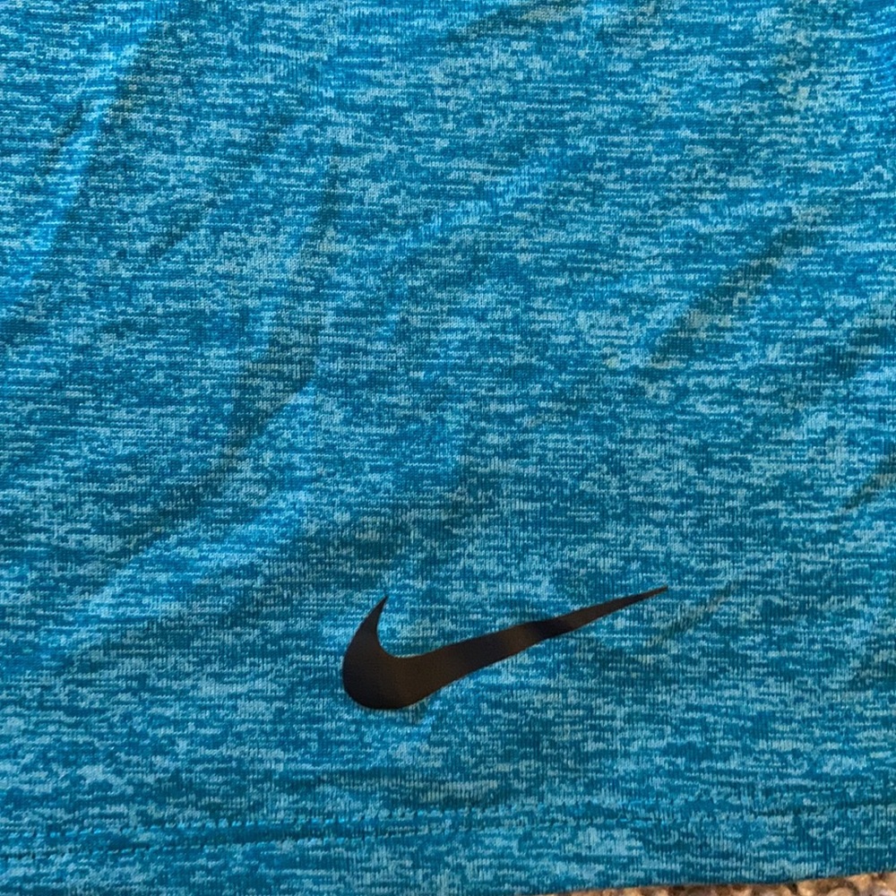 Nike tee - Picture 2 of 3